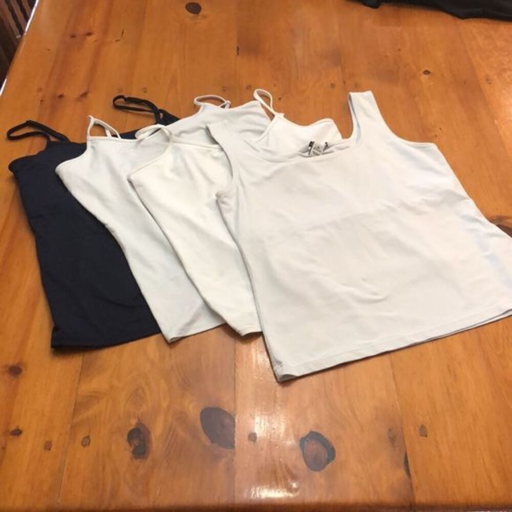 Lot Of 4 White House Black Market Tanks